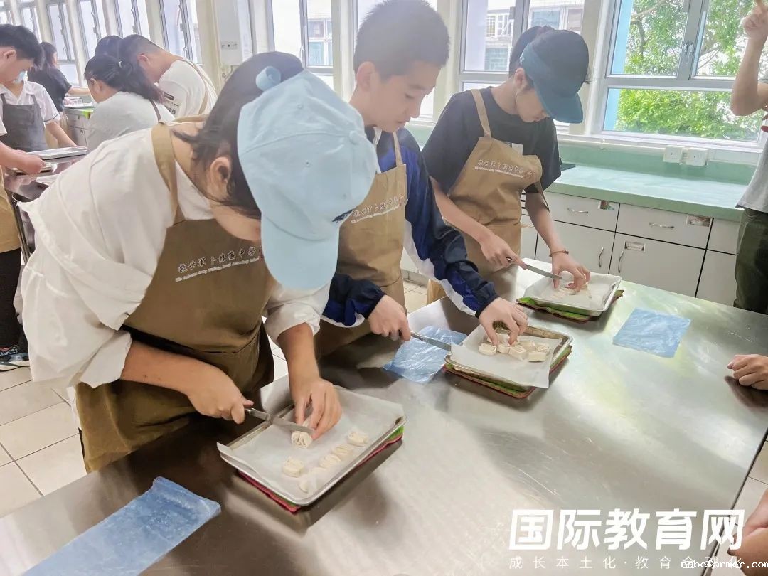 香港暑期访校研学第三站:解锁香港本地文化课程,感受户外运动的丰富魅力!