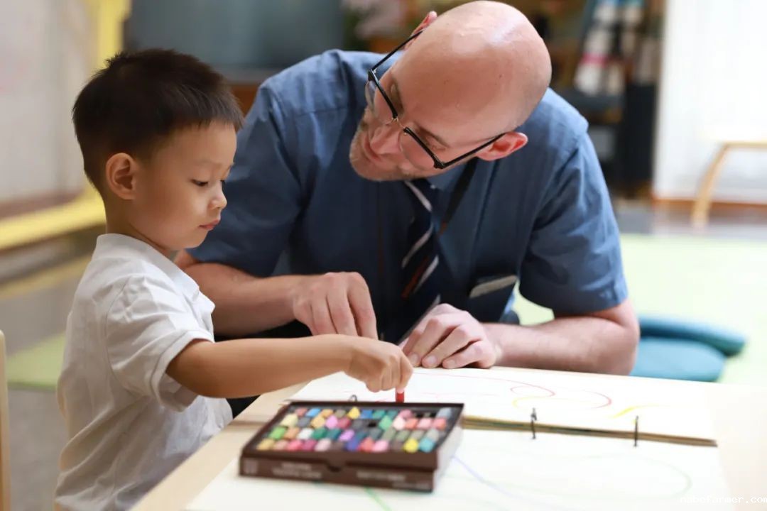 学习的黄金时段:为什么两岁是幼儿园教育的关键时期?