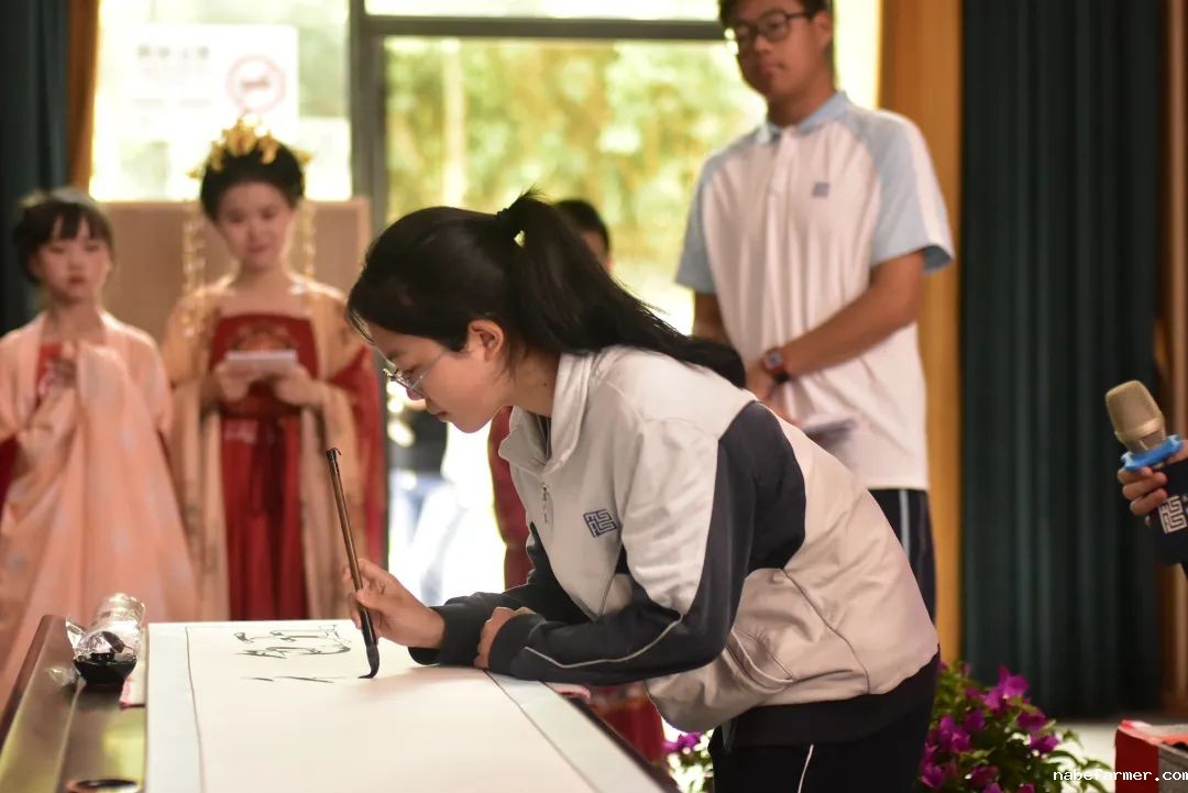七战全胜夺桂冠!绵实外国语学校U16篮球队闪耀黄金联赛,彰显12年贯通培养硬实力