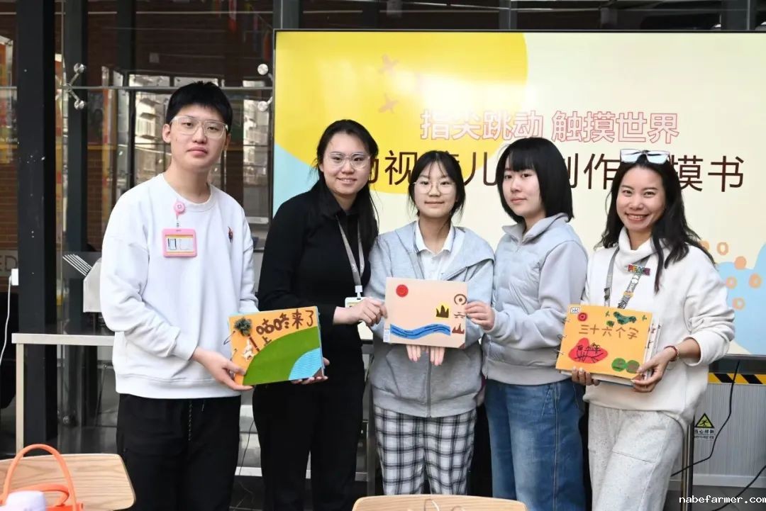 “一个人最幸福的事,是活在自己的热爱里。有热爱,就有了不竭动力,愿意用100%的热血,换一个一切值得的结果。”