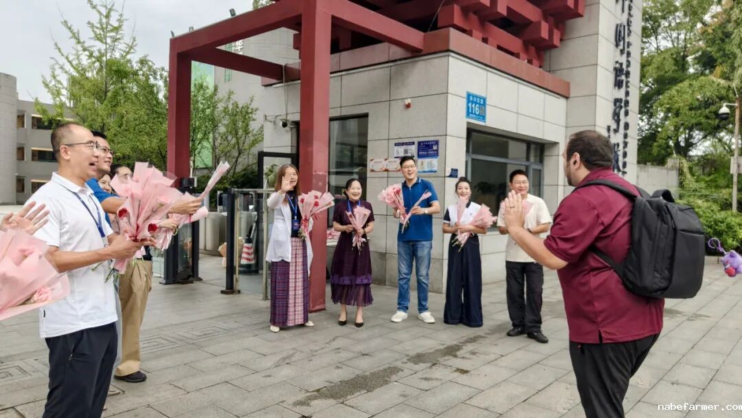 教师节快乐丨深耕教坛育梦,桃李花开有声