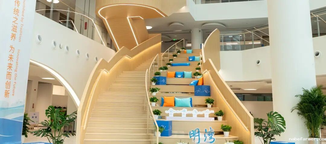 腾讯明湾开学第一天，课表就被吐槽了？